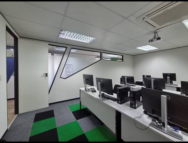 609M² OFFICE TO LET IN HALFWAY GARDENS